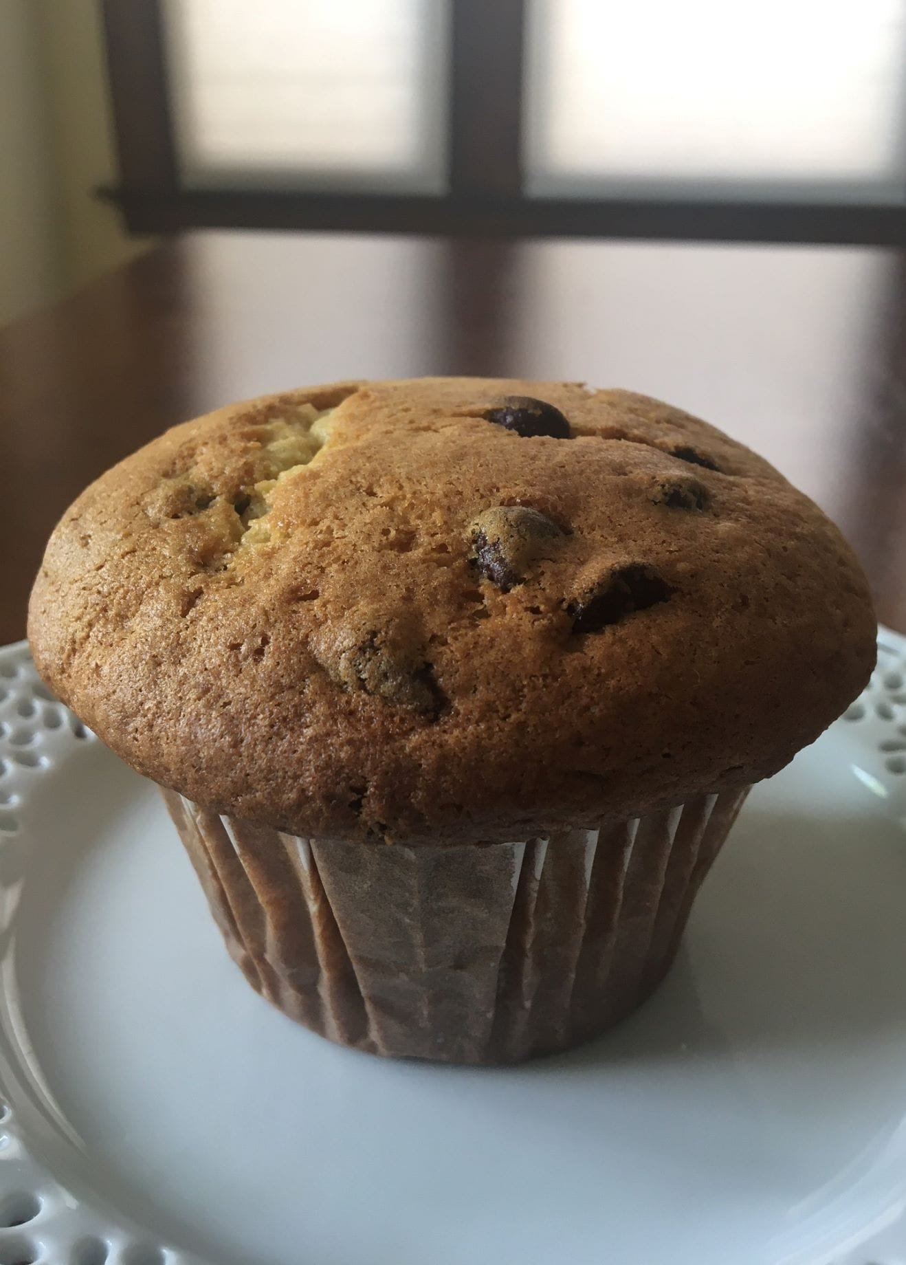 vanilla chocolate chip muffins - Cooking Deliciously