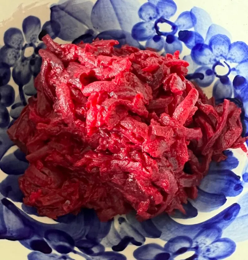 beet salad with garlic and mayo1