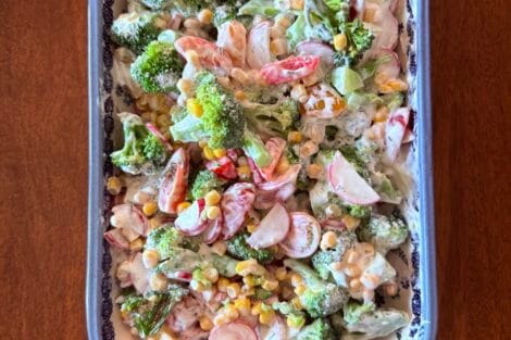 broccoli salad with creamy garlic dressing