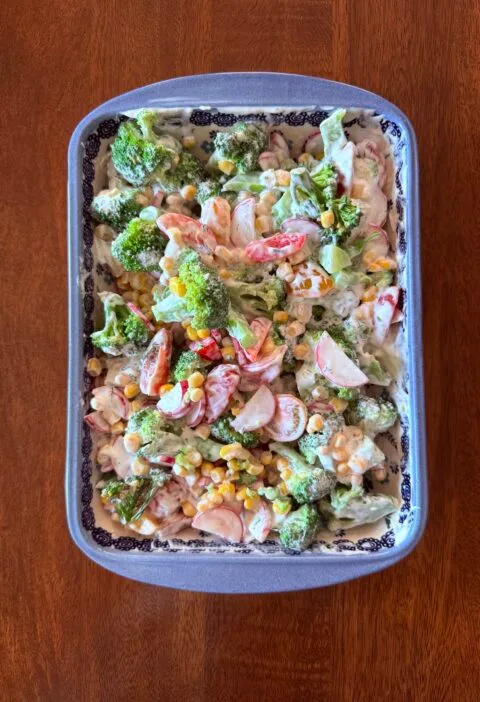 broccoli salad with creamy garlic dressing