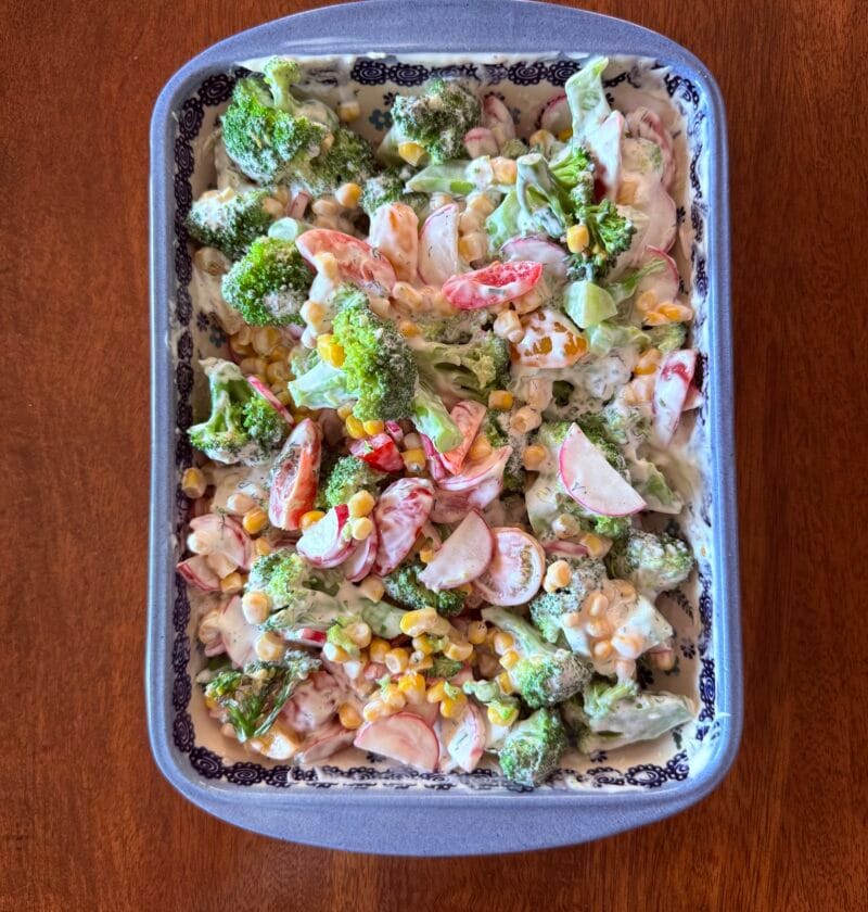 broccoli salad with creamy garlic dressing